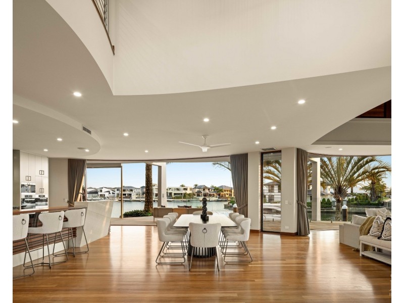 31 The Sovereign Mile, Sovereign Islands QLD 4216