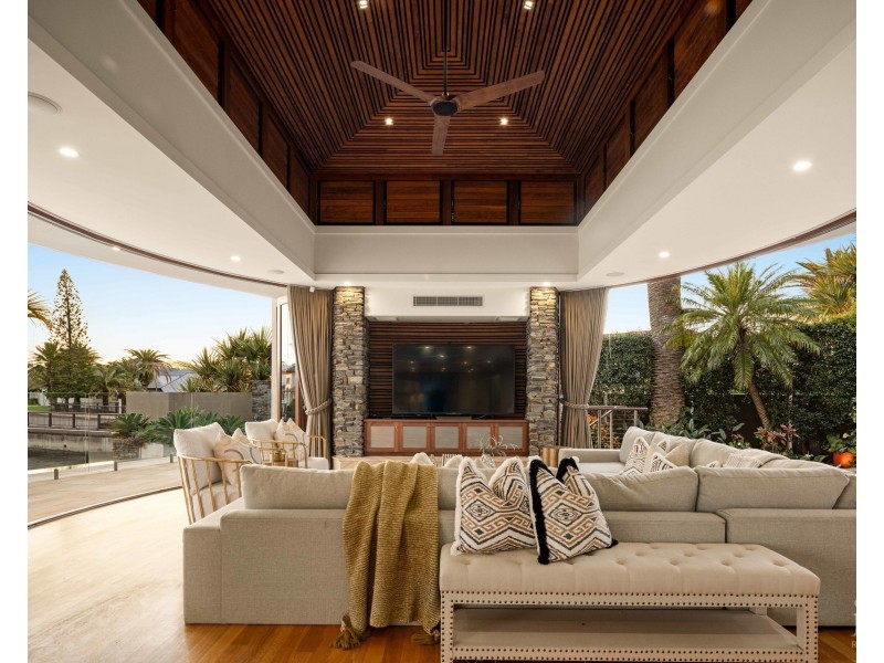 31 The Sovereign Mile, Sovereign Islands QLD 4216