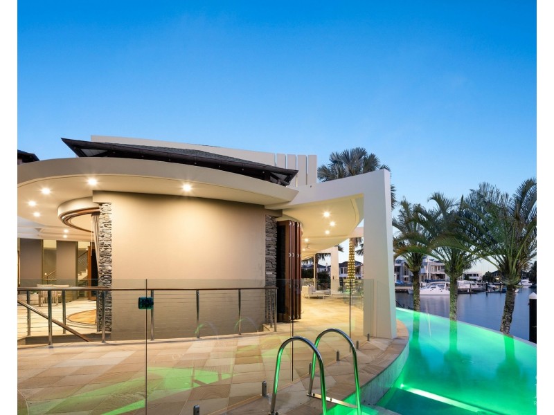 31 The Sovereign Mile, Sovereign Islands QLD 4216