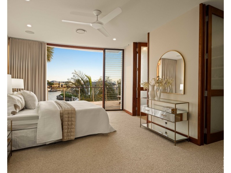 31 The Sovereign Mile, Sovereign Islands QLD 4216