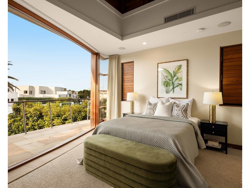 31 The Sovereign Mile, Sovereign Islands QLD 4216