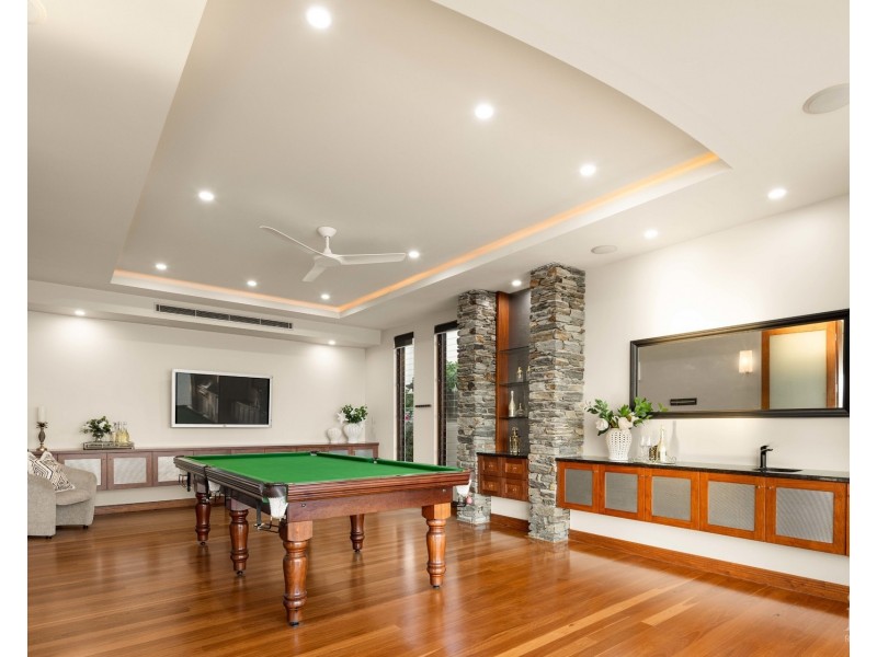 31 The Sovereign Mile, Sovereign Islands QLD 4216