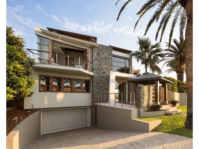 31 The Sovereign Mile, Sovereign Islands QLD 4216