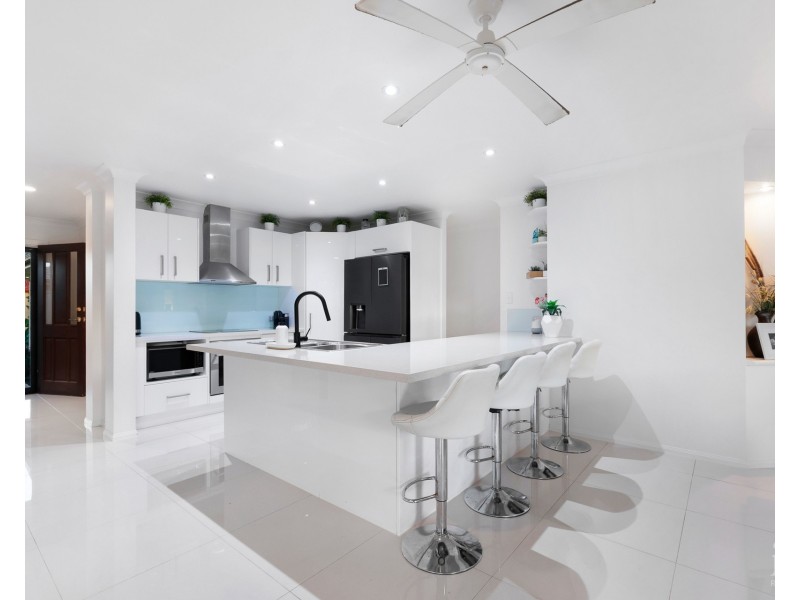 34 Wendoree Way, Coombabah QLD 4216