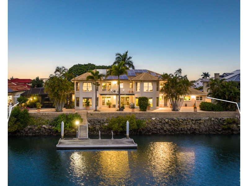 82-84 Tradewinds Avenue, Paradise Point QLD 4216