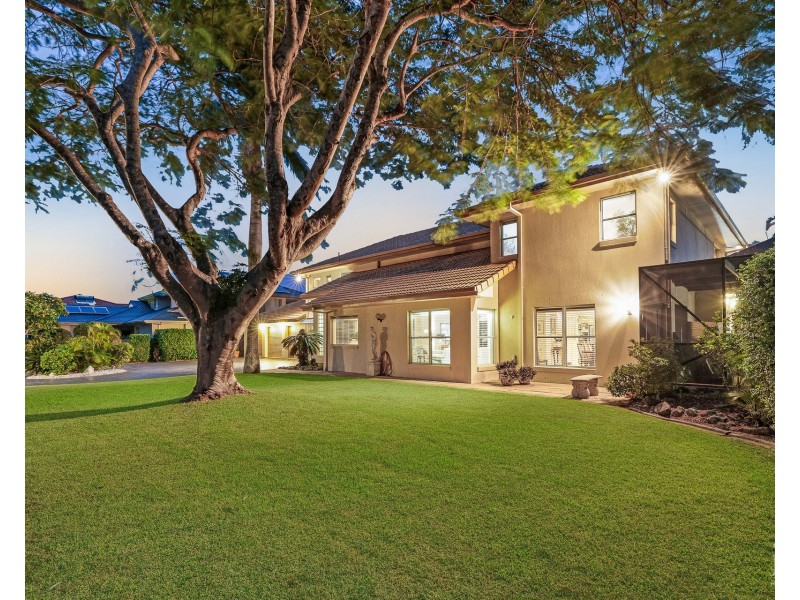 82-84 Tradewinds Avenue, Paradise Point QLD 4216