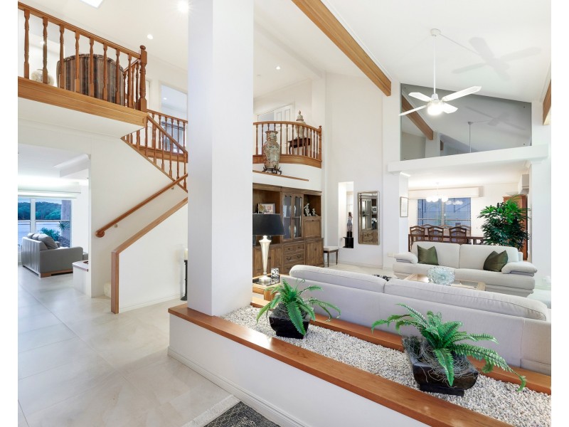 82-84 Tradewinds Avenue, Paradise Point QLD 4216