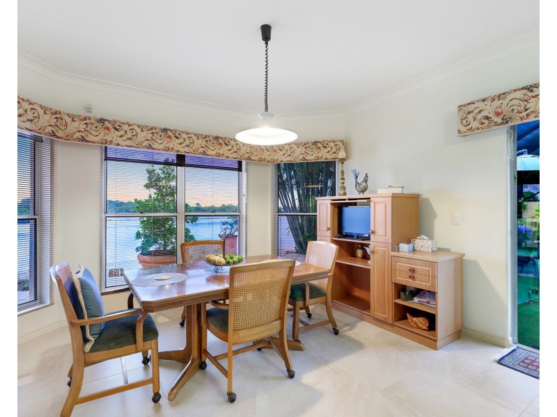 82-84 Tradewinds Avenue, Paradise Point QLD 4216