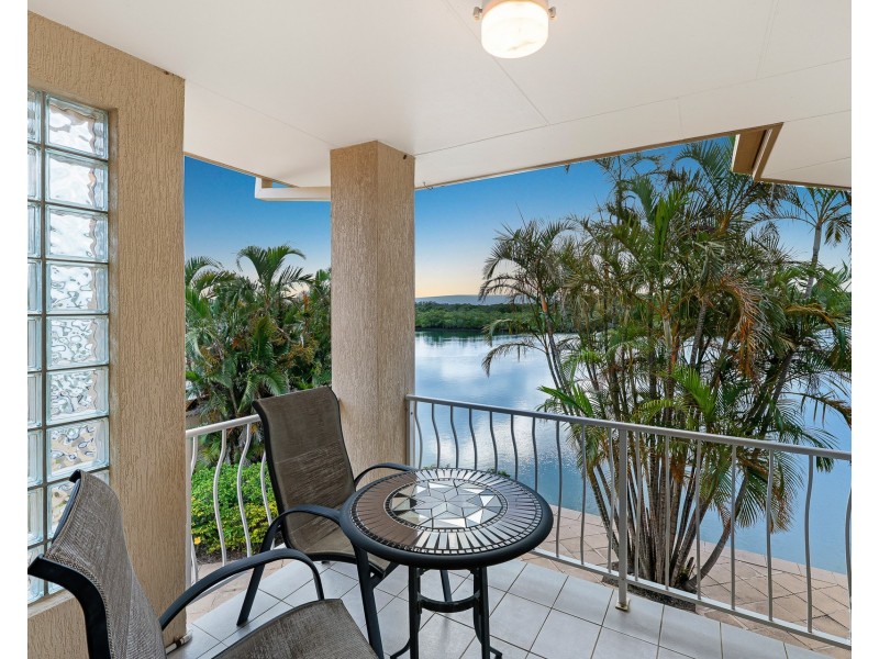 82-84 Tradewinds Avenue, Paradise Point QLD 4216