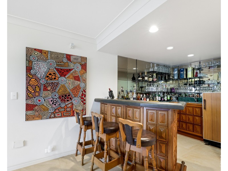 82-84 Tradewinds Avenue, Paradise Point QLD 4216