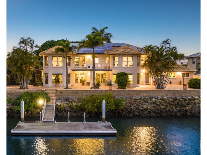 82-84 Tradewinds Avenue, Paradise Point QLD 4216