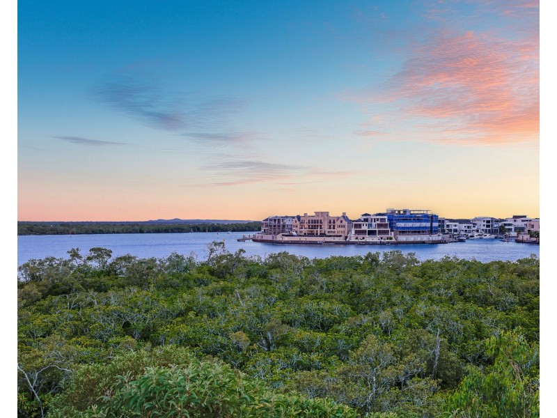 10 Belair Crescent, Paradise Point QLD 4216