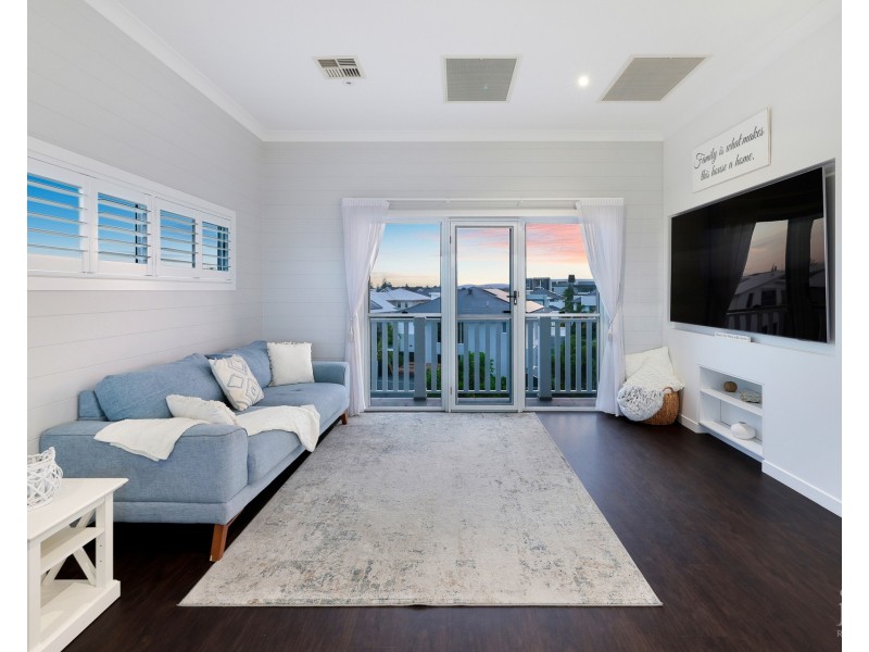 10 Belair Crescent, Paradise Point QLD 4216