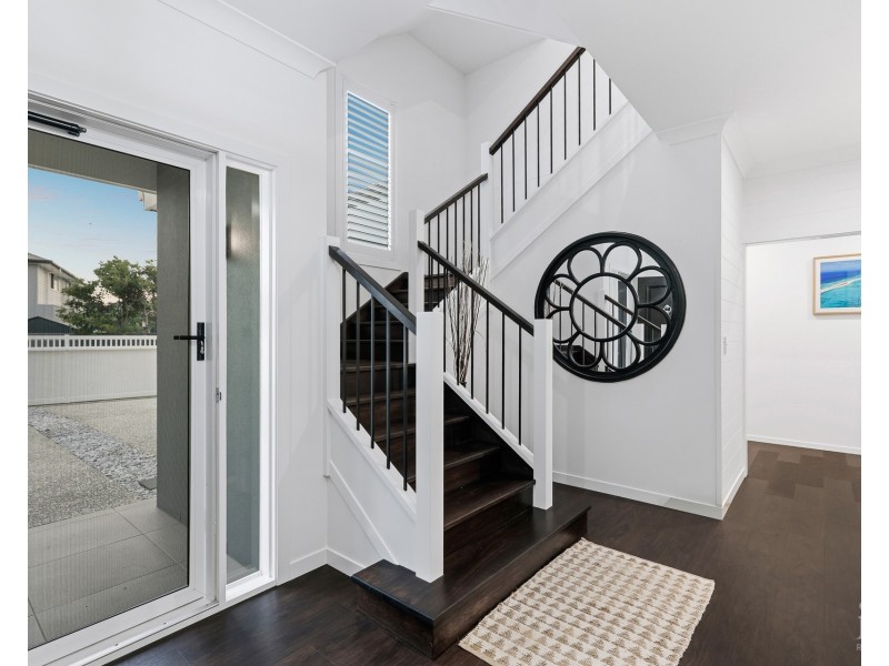 10 Belair Crescent, Paradise Point QLD 4216