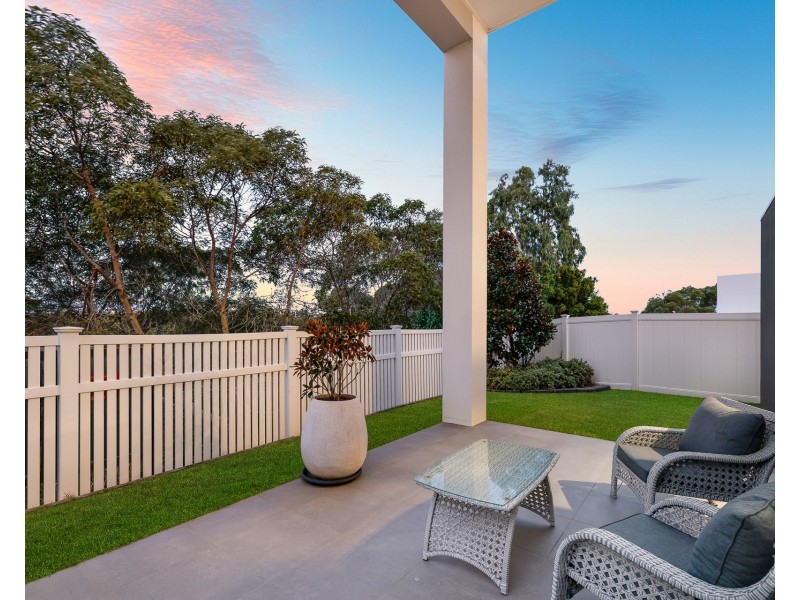 10 Belair Crescent, Paradise Point QLD 4216