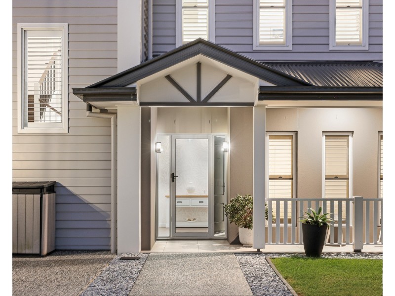 10 Belair Crescent, Paradise Point QLD 4216