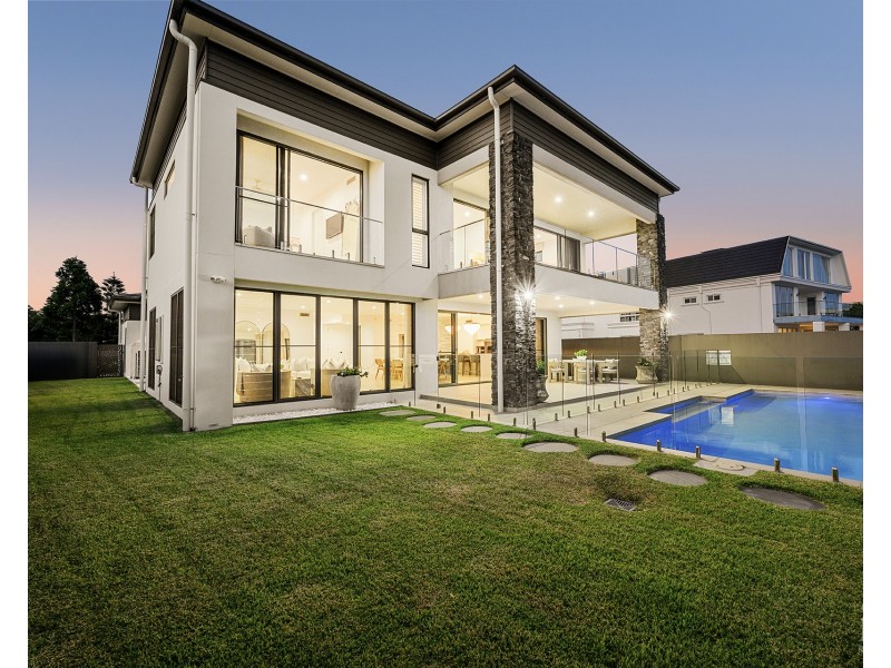 1048 Edgecliff Place, Sanctuary Cove QLD 4212