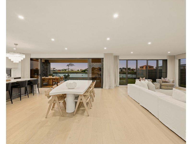 1048 Edgecliff Place, Sanctuary Cove QLD 4212