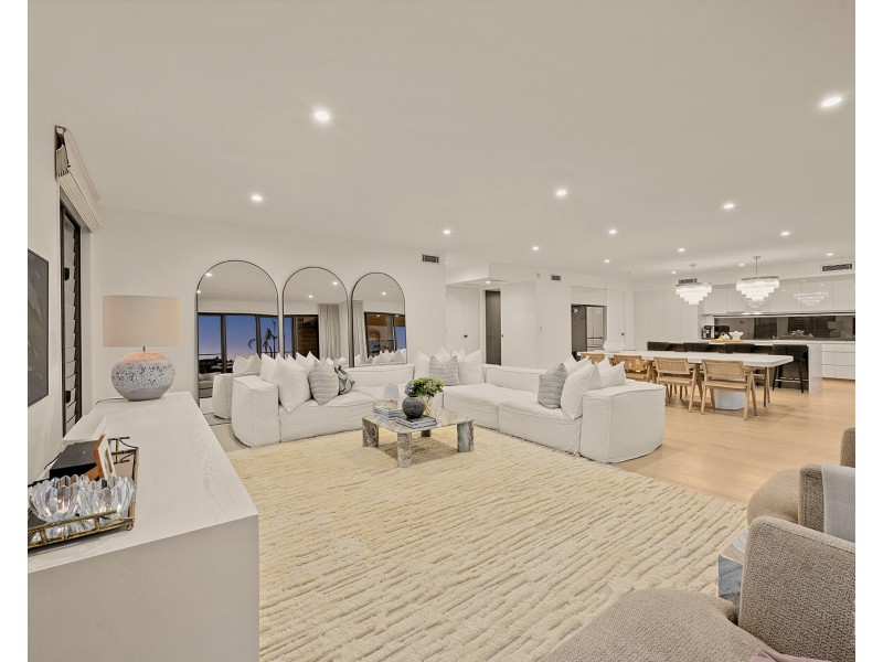 1048 Edgecliff Place, Sanctuary Cove QLD 4212