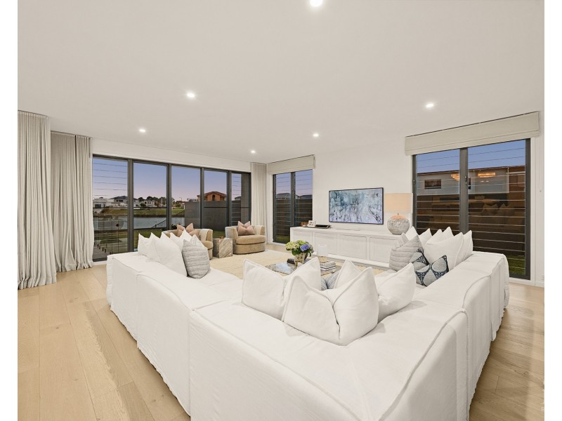 1048 Edgecliff Place, Sanctuary Cove QLD 4212