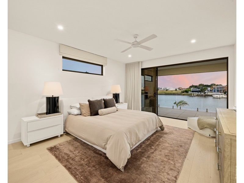 1048 Edgecliff Place, Sanctuary Cove QLD 4212