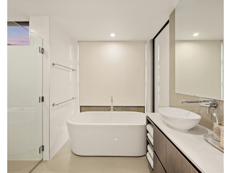 1048 Edgecliff Place, Sanctuary Cove QLD 4212