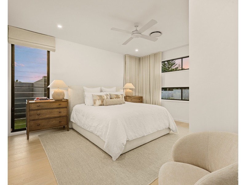 1048 Edgecliff Place, Sanctuary Cove QLD 4212