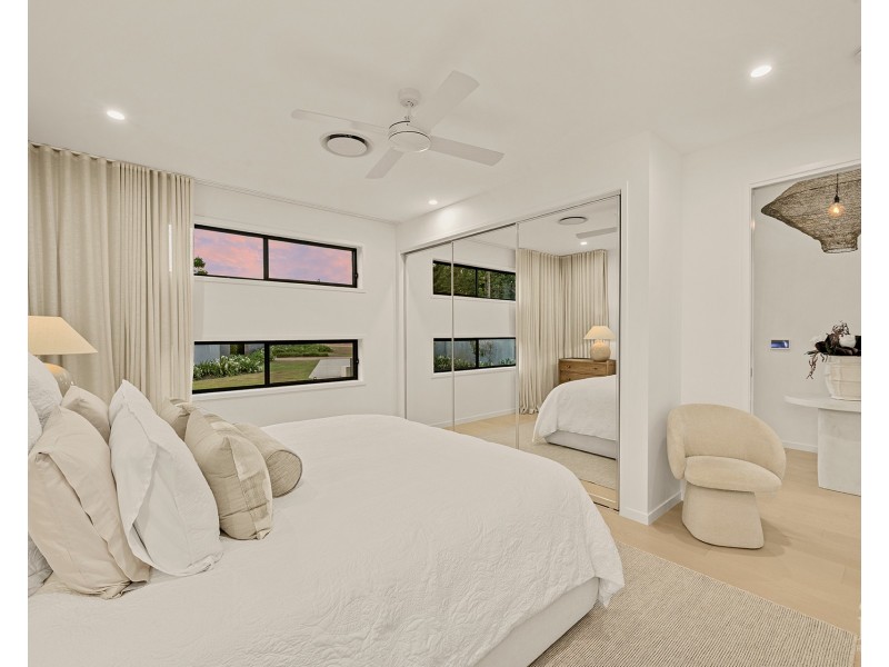 1048 Edgecliff Place, Sanctuary Cove QLD 4212