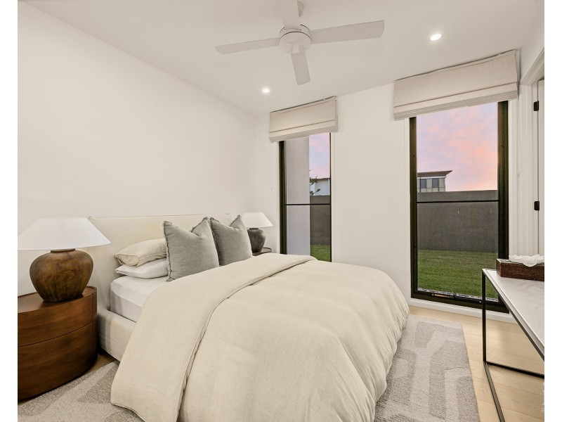 1048 Edgecliff Place, Sanctuary Cove QLD 4212