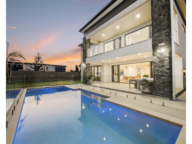 1048 Edgecliff Place, Sanctuary Cove QLD 4212