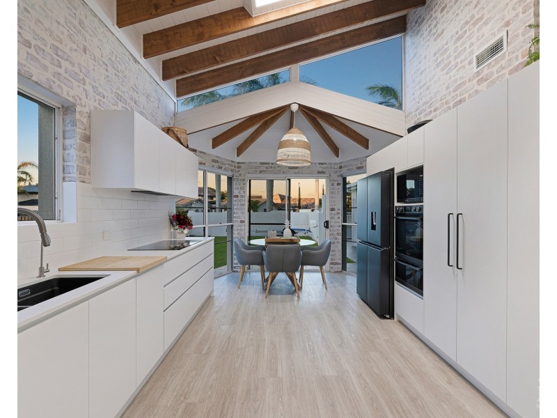 26 O’Grady Drive, Paradise Point QLD 4216