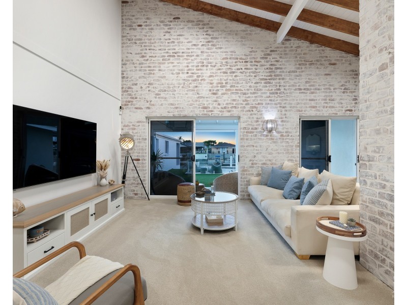 26 O’Grady Drive, Paradise Point QLD 4216