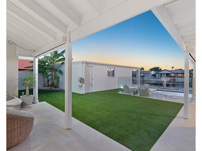 26 O’Grady Drive, Paradise Point QLD 4216