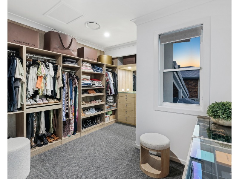 26 O’Grady Drive, Paradise Point QLD 4216