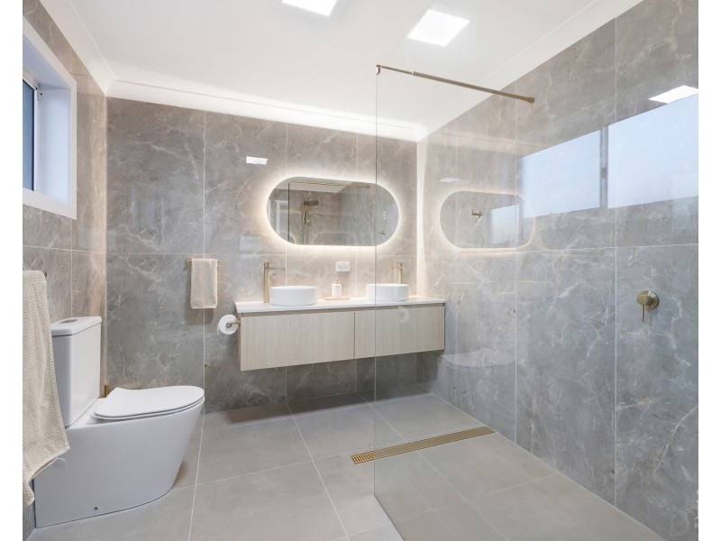 26 O’Grady Drive, Paradise Point QLD 4216