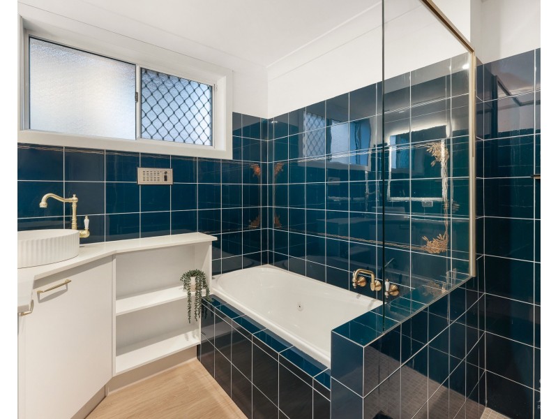 26 O’Grady Drive, Paradise Point QLD 4216