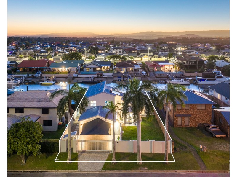 26 O’Grady Drive, Paradise Point QLD 4216