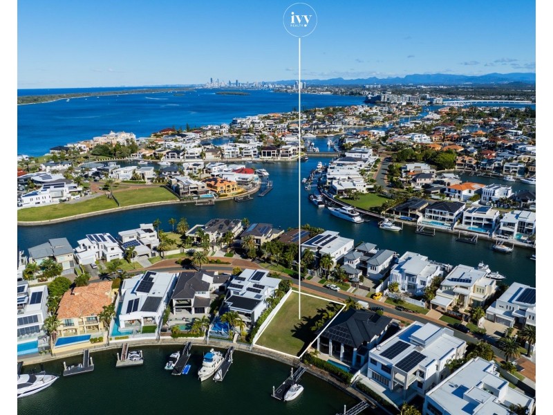 51 Royal Albert Crescent, Sovereign Islands QLD 4216