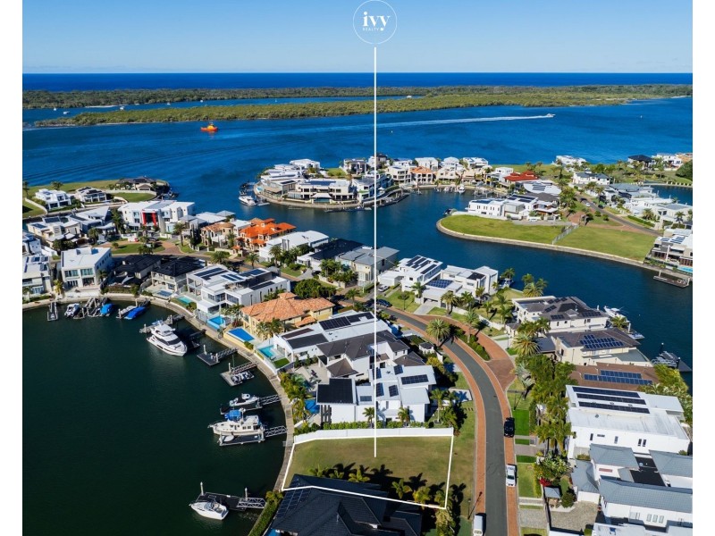 51 Royal Albert Crescent, Sovereign Islands QLD 4216