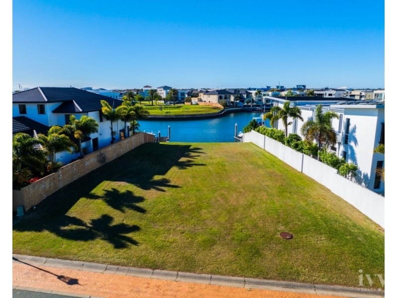 51 Royal Albert Crescent, Sovereign Islands QLD 4216