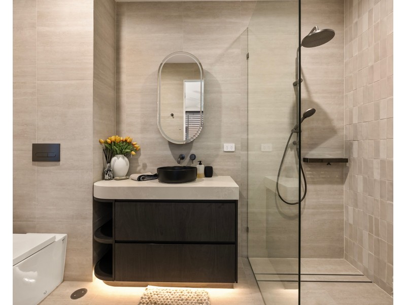 2/4  Paradise Parade, Paradise Point QLD 4216