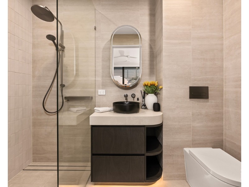 2/4  Paradise Parade, Paradise Point QLD 4216