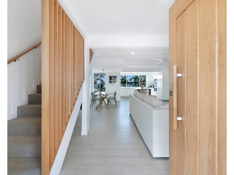 57 Abalone Avenue, Paradise Point QLD 4216