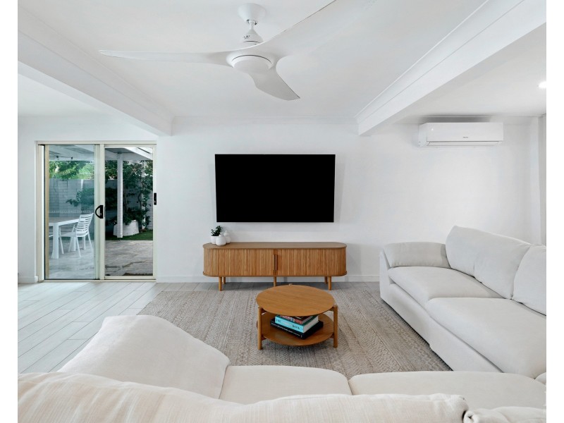 57 Abalone Avenue, Paradise Point QLD 4216