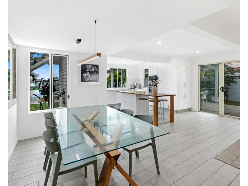 57 Abalone Avenue, Paradise Point QLD 4216