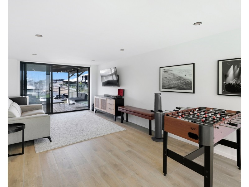 57 Abalone Avenue, Paradise Point QLD 4216