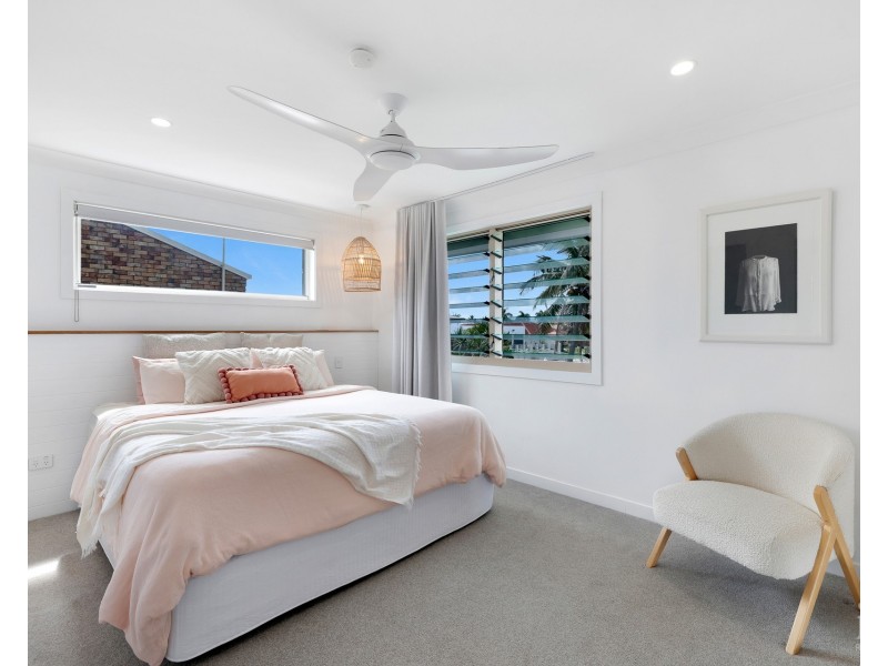 57 Abalone Avenue, Paradise Point QLD 4216