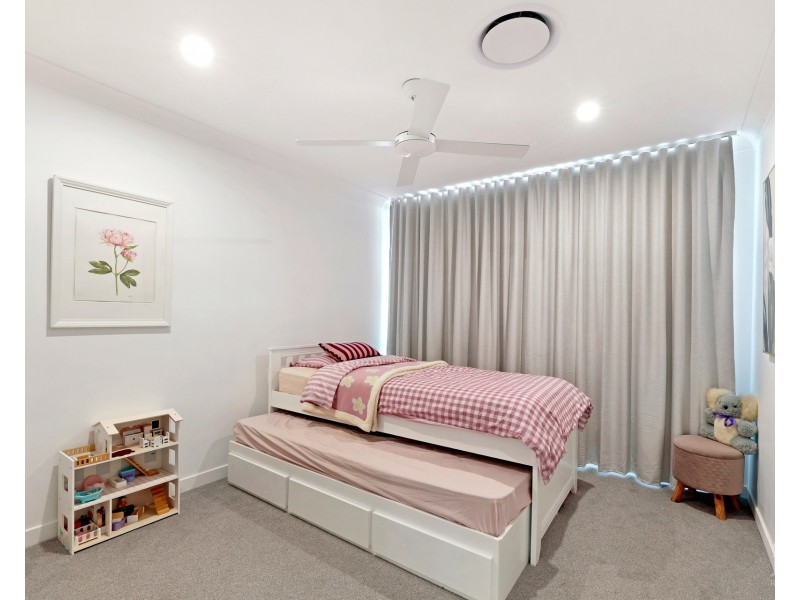 57 Abalone Avenue, Paradise Point QLD 4216