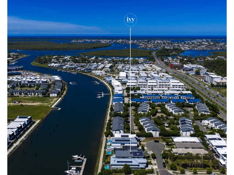 15 Waters Close, Hope Island QLD 4212