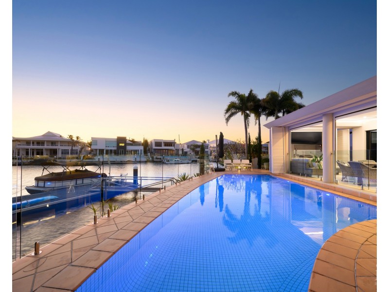 33 The Peninsula, Sovereign Islands QLD 4216